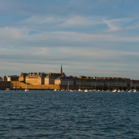 Neptunia Saint-Malo